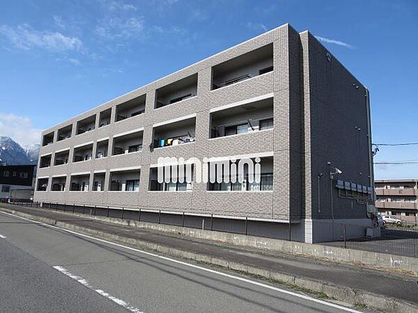 ヴィラ・リビエール ｜三重県三重郡菰野町大字菰野(賃貸マンション2LDK・2階・61.84㎡)の写真 その1