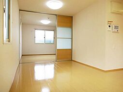 ホワイトハウス 1階1LDKのリビング/ダイニング