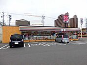 コンビニ「セブンイレブン四日市下さざらい町店まで473m」