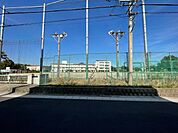 小学校「川越町立川越南小学校まで1446m」