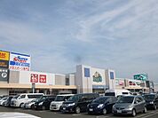 複合モール「ベイスクエア津ラッツまで710m」