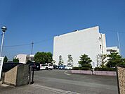 大学「三重短大まで330m」