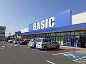 スーパー「ベーシック一身田店まで943m」