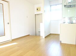 マザーグースII 1階3DKのリビング/ダイニング