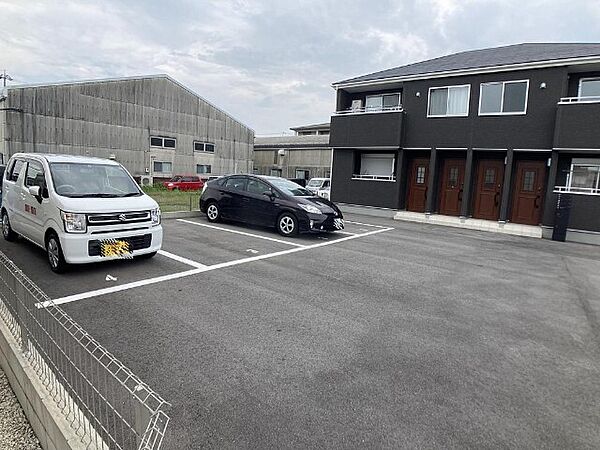 画像24:駐車場