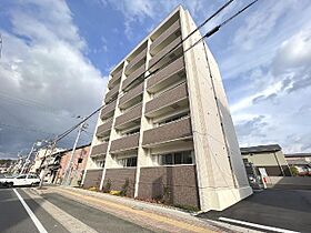 Grace Court Kuwana 101 ｜ 三重県桑名市馬道１丁目44番地（賃貸マンション1LDK・1階・47.90㎡） その1