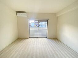 メゾンモンマルトル江場 102 1階1Kのリビング/ダイニング