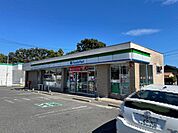 コンビニ「ファミリーマートいなべ大安いしぐれ店まで401m」