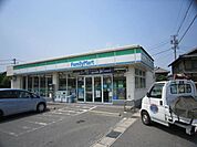 コンビニ「ファミリーマート桑名明竜町店まで803m」
