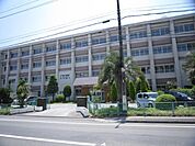 中学校「桑名市立光風中学校まで1430m」