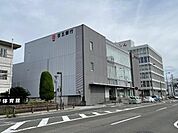 銀行「百五銀行桑名駅前出張所まで254m」