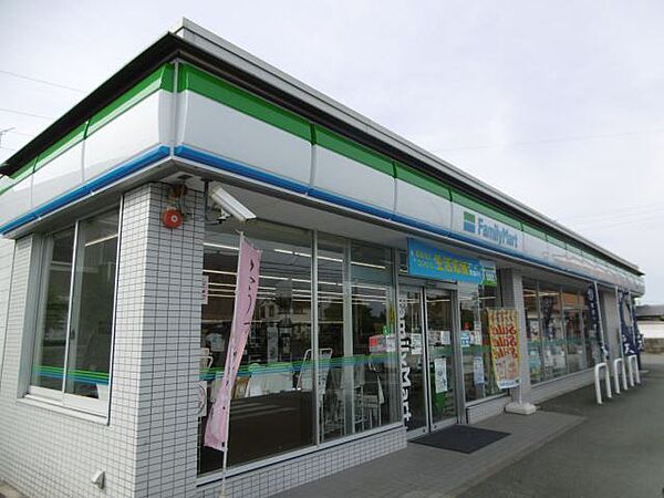 画像24:コンビニ「ファミリーマート伊勢河崎店まで487m」