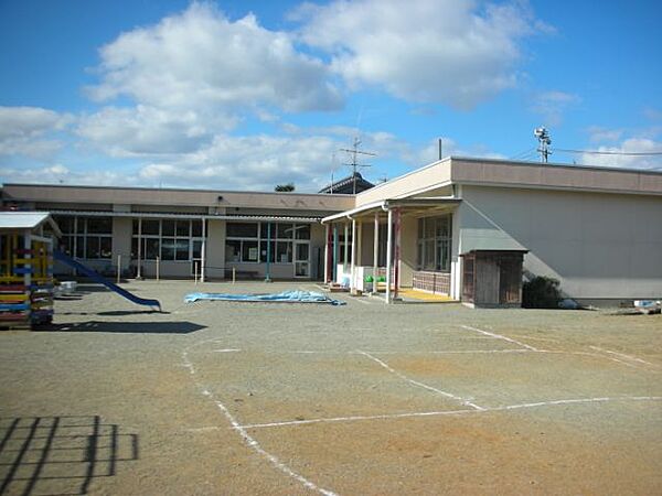 画像24:幼稚園、保育園「城田幼稚園まで910m」