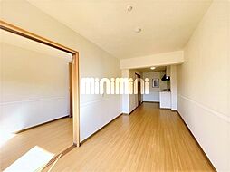 マエストロ伊勢 1階1LDKのリビング/ダイニング