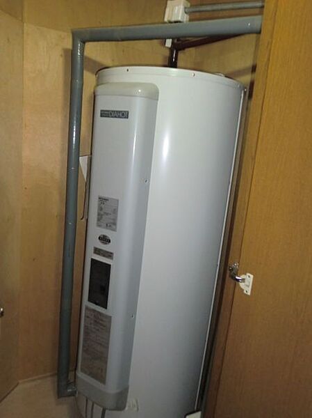 画像22:電気温水器