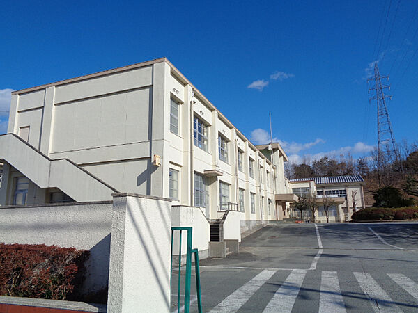 画像22:小学校「松阪市立山室山小学校まで618m」