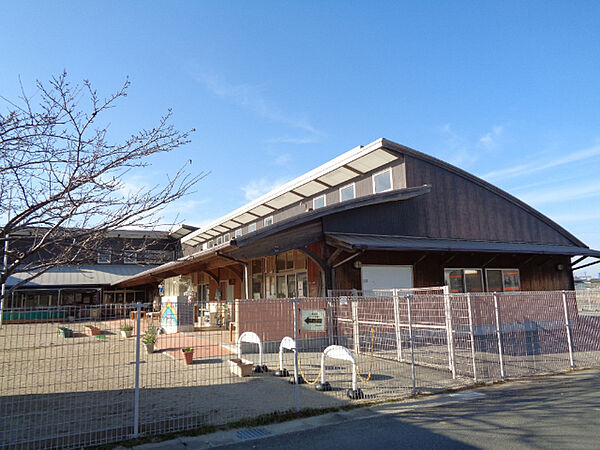 画像25:幼稚園、保育園「松阪市立西保育園まで934m」