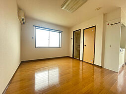 メゾンドフルールII 1階ワンルームのリビング/ダイニング