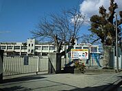 小学校「市立中川小学校まで800m」