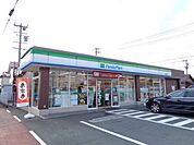 コンビニ「ファミリーマートまで310m」