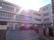 小学校「市立第四小学校まで1700m」