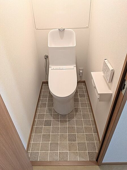 トイレには快適なウォシュレット付き