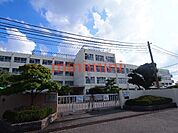 高槻市立五百住小学校 631m