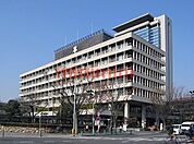 高槻市役所 751m