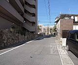前面道路です