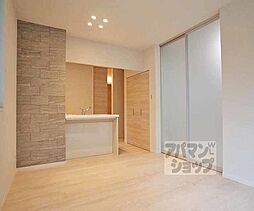 京都市営烏丸線 国際会館駅 徒歩11分の賃貸アパート 1階2LDKのリビング/ダイニング