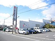 銀行「百五銀行橋南支店まで520m」