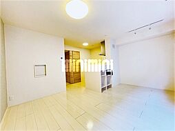 ＵＲＢＡＮ　ＦＬＡＴＳ 2階1LDKのリビング/ダイニング