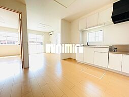 クリスタルコート 1階1LDKのリビング/ダイニング