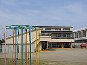 幼稚園、保育園「旭が丘幼稚園まで660m」