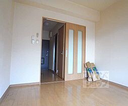 京福電気鉄道北野線 宇多野駅 徒歩22分の賃貸マンション 1階1Kのリビング/ダイニング