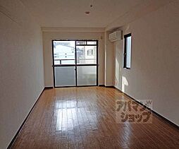 京阪本線 丹波橋駅 徒歩13分の賃貸マンション 3階1Kのリビング/ダイニング