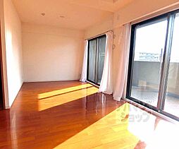 阪急京都本線 西院駅 徒歩14分の賃貸マンション 5階2LDKのリビング/ダイニング