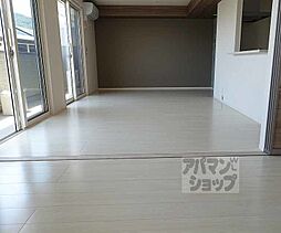 JR山陰本線 嵯峨嵐山駅 徒歩7分の賃貸アパート 3階2LDKのリビング/ダイニング