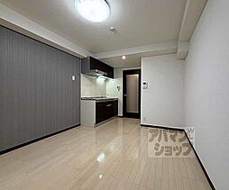 JR山陰本線 二条駅 徒歩4分の賃貸マンション 1階1LDKのリビング/ダイニング