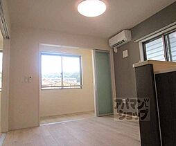 京都市営烏丸線 北大路駅 4.8kmの賃貸アパート 2階2LDKのリビング/ダイニング