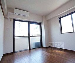 京阪本線 神宮丸太町駅 徒歩4分の賃貸マンション 2階1Kのリビング/ダイニング