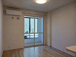 エンブレイス　アイ