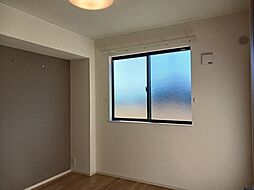 エンブレイス　アイ