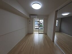 ヴァンヴェール丸岡　RS 102 1階1LDKのリビング/ダイニング