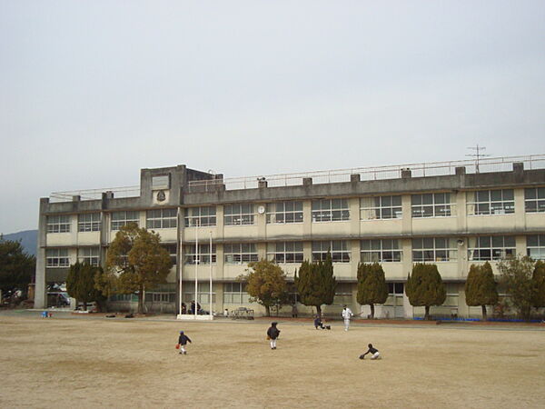 その他画像：下関市立王喜小学校まで525m
