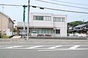 山口銀行埴生支店（749m）