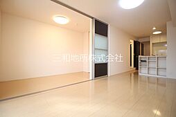 クレセント ヒルズ　B棟 1階1LDKのリビング/ダイニング