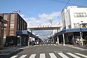 長府商店街（549m）