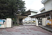下関市立養治小学校（584m）