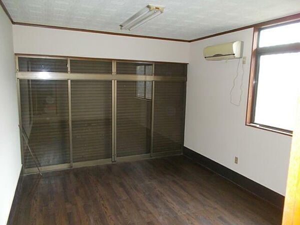 detached 茨城県常総市豊岡町1160-39

地図を見る